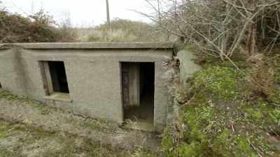 It's got buildings,
it's got a field hospital, - Secret Nazi Ruins