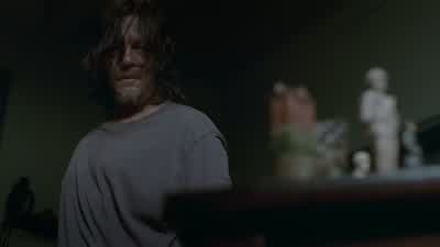 It's got hooks. - The Walking Dead