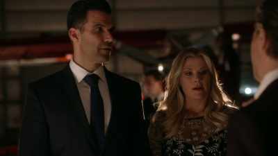 It's gotta be tough
on a caddy's wage. - Chronicle Mysteries: The Deep End