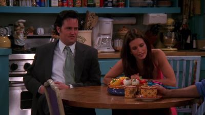 It's so great seeing you guys again.
I'd like to make a toast. - Friends