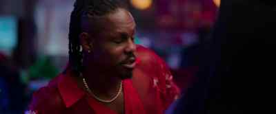 It's my guy, Chisom.
He's meeting us here with his babe. - Christmas in Lagos