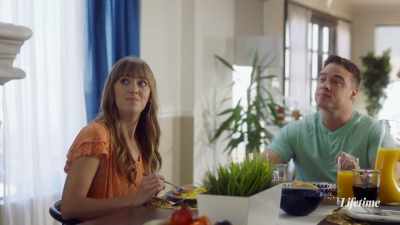 -It's Haley and Nick.
-Oh. Sorry. Haley. - Psycho Sister-In-Law