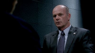 It's hanging
heavy on you. - Cold Case