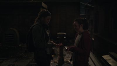 It's heavy. - The Last of Us