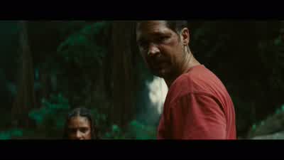 It's helping her. - Jurassic World Rebirth
