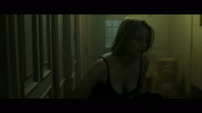 It's her kid. - Panic Room