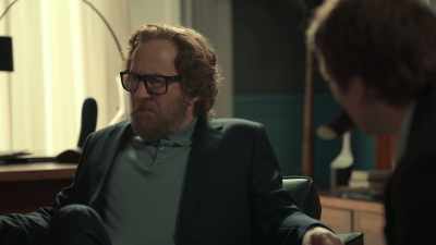 - Its him.
- Yes, let's go. - After Life