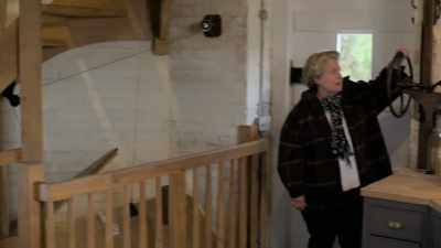 -- It's... I worked at the...
--Beautiful. - Extraordinary Escapes with Sandi Toksvig