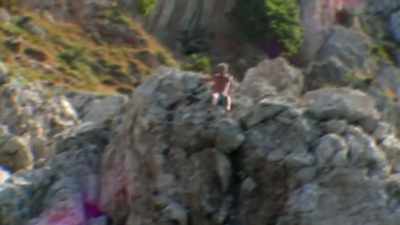 It's as if he can't feel
in the mid-zone. - Roadrunner: A Film About Anthony Bourdain