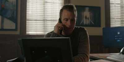 - It's important.
- Dad, if this is about finding - Alert: Missing Persons Unit