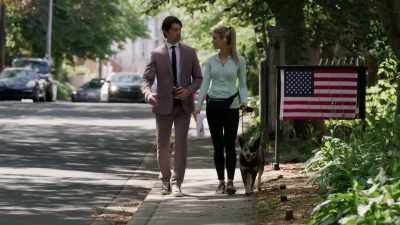 It's important to set
the pace with the dog - The Dog Lover's Guide to Dating