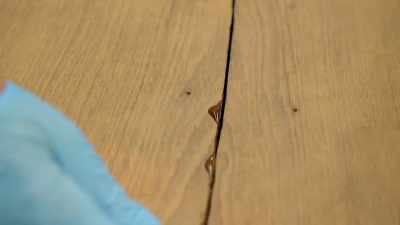 It's important to
get the grain inline, - Great Rail Restorations with Peter Snow