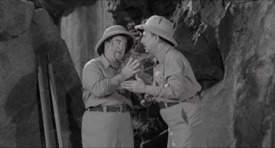 It's in there Where will we find the mummy - Abbott and Costello Meet the Mummy