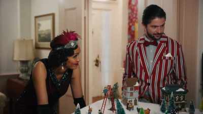 It's... it's really charming. - A Show-Stopping Christmas