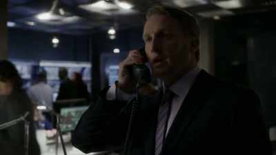 It's Jansen. I need to speak to the Major. - Manifest