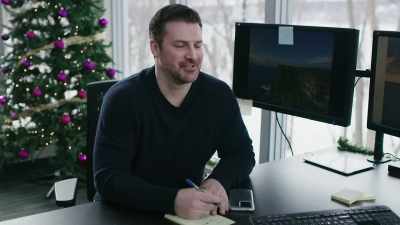 It's just a glorified
book review, - Christmas Lover's Anonymous