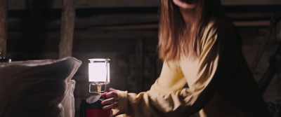 - It's just a sprain.
- No, I'll call the boat. - I Remember You