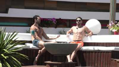 ‐It's just a warning.
‐The thing is‐‐ - Love Island