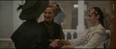 - It's just an old handbag.
- Do you mind if I-- - Theodosia