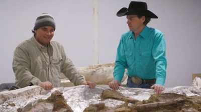 IT'S JUST AWESOME
THAT WE HAVE - Dino Hunters