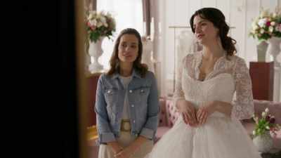 It's just, my mom
picked this dress. - Love's Greek to Me