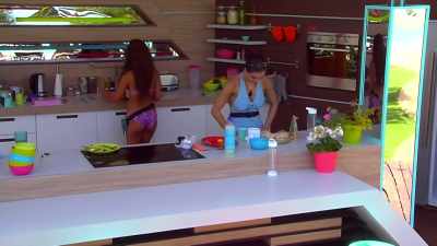 It's just obviously
a sticky situation - Love Island