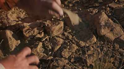 IT'S JUST THE NEGATIVE LEFT OVER
FROM THE IMPRESSION OF THE BONE - Dino Hunters
