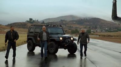 It's just the pilot
and the copilot. - NCIS: Los Angeles