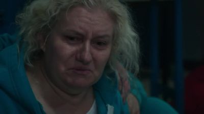 It's K... Kosta's blood.
It's Kosta's blood! - Wentworth