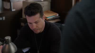 It's Laura. - Chicago P.D.