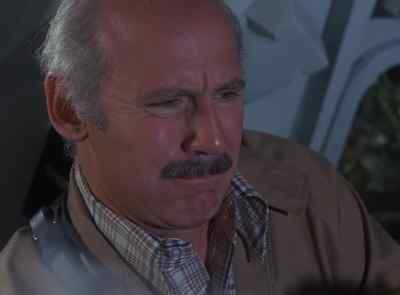 It's leaking nitrogen.
We gotta get it open fast! - The Six Million Dollar Man