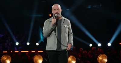 - It's, like, 400 below zero. And…
- [laughter] - Tom Segura: Sledgehammer