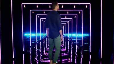 >> IT'S LIKE A LADY GAGA SET. - Love Island