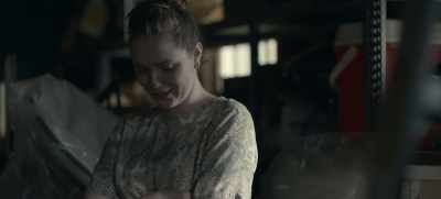 - It's like a transf... Yes.
- Oh, my God. It's like a transformer. - Dear Edward