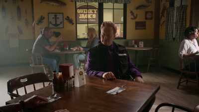 It's like eating throw up.
That's delicious. - Murderville