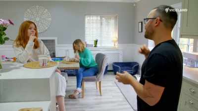 It's like, "It's the Anna
and Jonathan show." - Stacey Dooley Sleeps Over