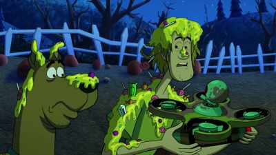 It's like one of those
drones we shot down. - Happy Halloween, Scooby-Doo!