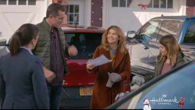 It's like you stepped right back
into that old chemistry - Homegrown Christmas