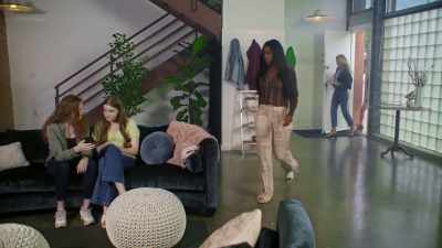 It's like, she suffocates me. - My Daughter's Deadly Roommates