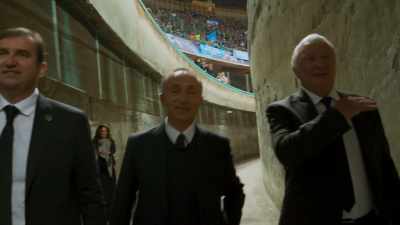 -It's like the gladiator arena.
-The gladiator... - All or Nothing: Manchester City