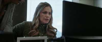 It's Lisa Roberts. The D.A.'s wife. - Double Life