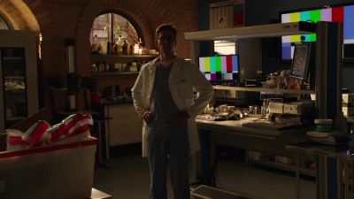It's locked. - NCIS