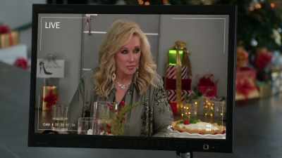 It's your long lost
twin sister - Ladies of the '80s: A Divas Christmas