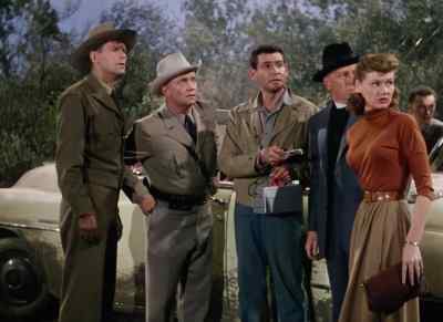It's that meteor. - The War of the Worlds