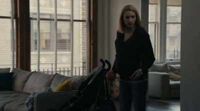 - It's my mom.
- Don't answer. - The Wizard of Lies