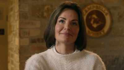 It's your mom.
Mairi, what's going on? - A Scottish Love Scheme