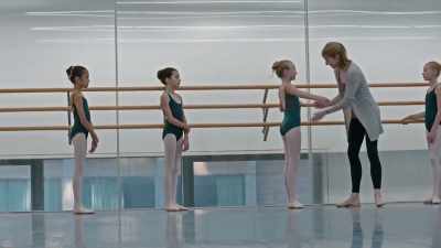 It's more than just a dance style,
it's like a way to move your body. - On Pointe
