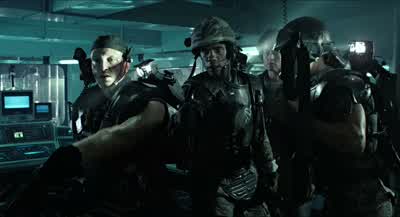 - It's moving. - Aliens