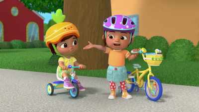 ♪ It's so much fun to ride our bikes ♪ - CoComelon Lane