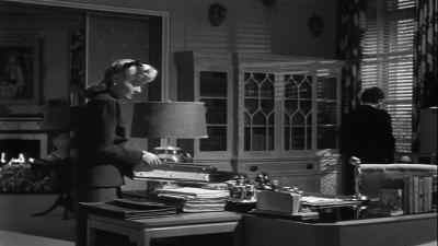 It's much too nice a day for murder - The Unsuspected